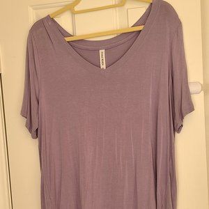 Lavender stretchy tee